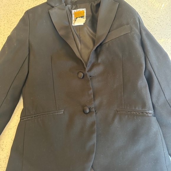 Boys 5-piece tuxedo (size 8) - Picture 3 of 9